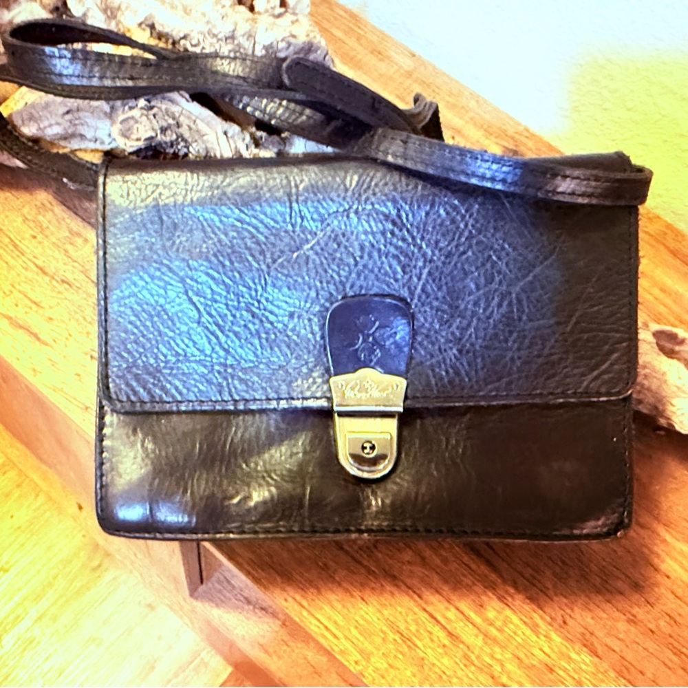 Elegant Black Leather Men's Bag
